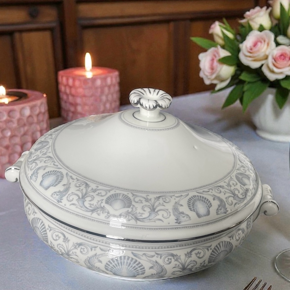 Wedgwood White Dolphins vintage covered vegetable Serving Bowl
